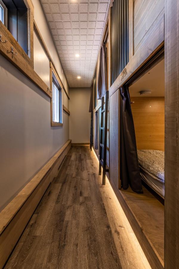 The Raging Elk Adventure Lodging Fernie Exterior photo